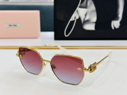 Miu Miu trendy fashion sunglasses - Image 3