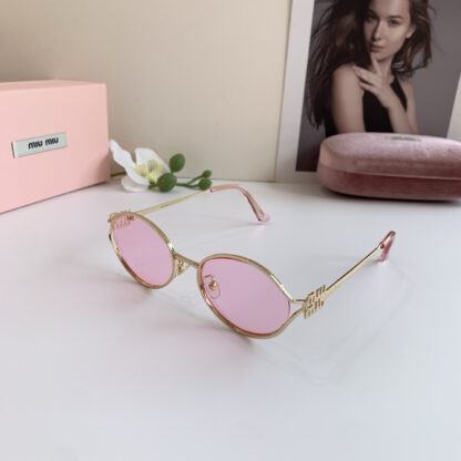Miu Miu trendy fashion sunglasses - Image 3