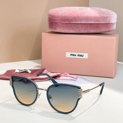 Miu Miu trendy fashion sunglasses - Image 3