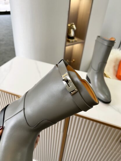 Hermes grey silver buckle classic kelly buckle fashion ankle boots - Image 2