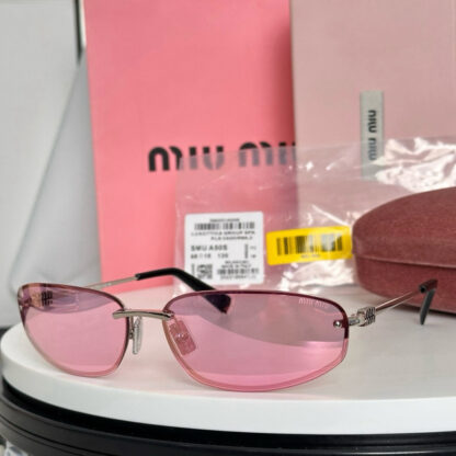 Miu Miu trendy fashion sunglasses - Image 3