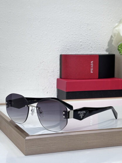 Prada fashion trend sunglasses - Image 2