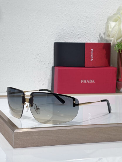 Prada fashion trend sunglasses - Image 2
