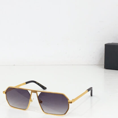 Prada fashion trend sunglasses - Image 2