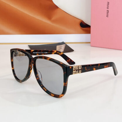 Miu Miu trendy fashion sunglasses - Image 3