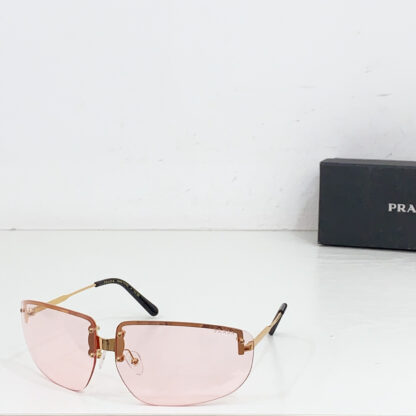 Prada fashion trend sunglasses - Image 2