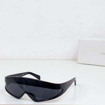 Prada fashion trend sunglasses - Image 2