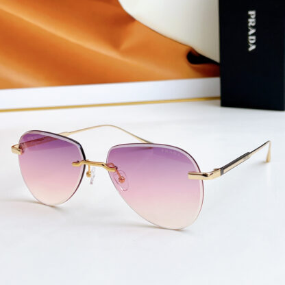 Prada fashion trend sunglasses - Image 2