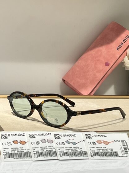 Miu Miu trendy fashion sunglasses - Image 3