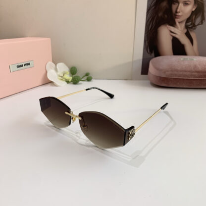 Miu Miu trendy fashion sunglasses - Image 3