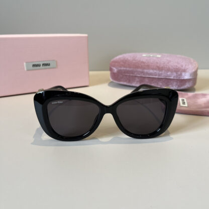 Miu Miu trendy fashion sunglasses - Image 3