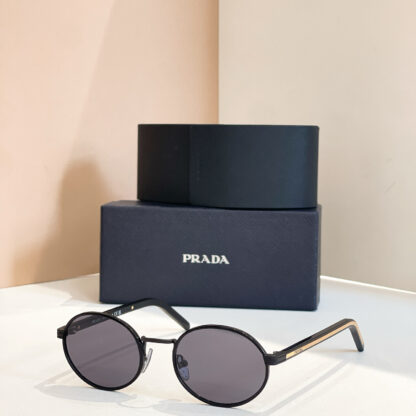 Prada fashion trend sunglasses - Image 2