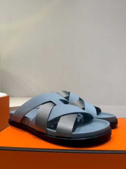 Hermès blue and grey woven slippers - Image 2