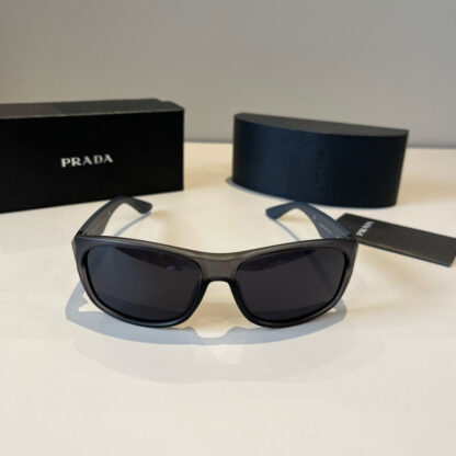 Prada fashion trend sunglasses - Image 2
