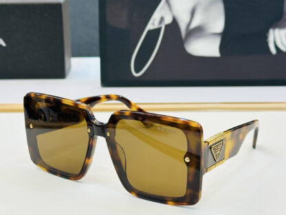 Prada fashion trend sunglasses - Image 2