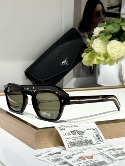 Prada fashion trend sunglasses - Image 2