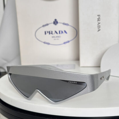 Prada fashion trend sunglasses - Image 2