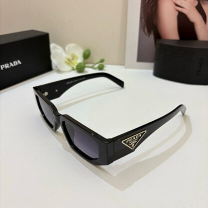 Prada fashion trend sunglasses - Image 2