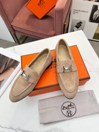 Hermès classic apricot loafers - Image 2
