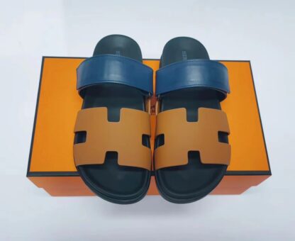 Hermès couple brown and blue woven slippers - Image 2