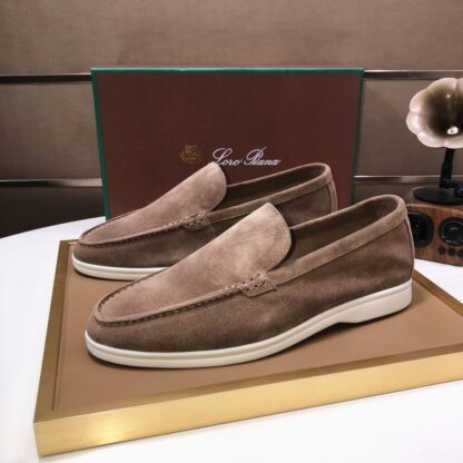 Hermès couple's apricot brown high-end classic loafers - Image 2