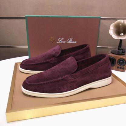 Hermès couple's deep red high-end classic loafers - Image 2