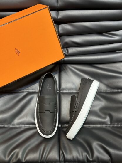 Hermès classic men's black soft and durable casual loafers - Image 2