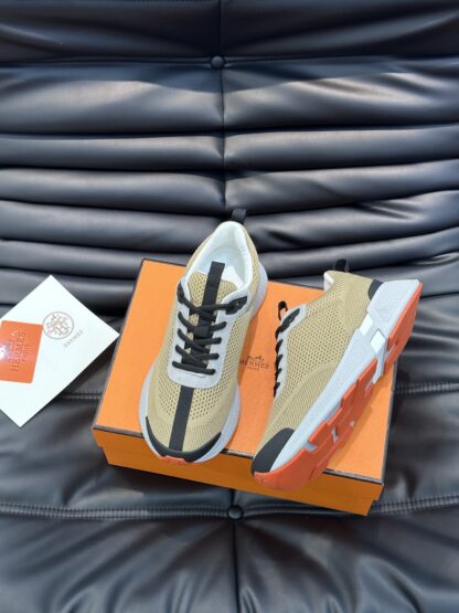 Hermes high-end men's fashion light yellow casual breathable simple sports shoes - Image 2