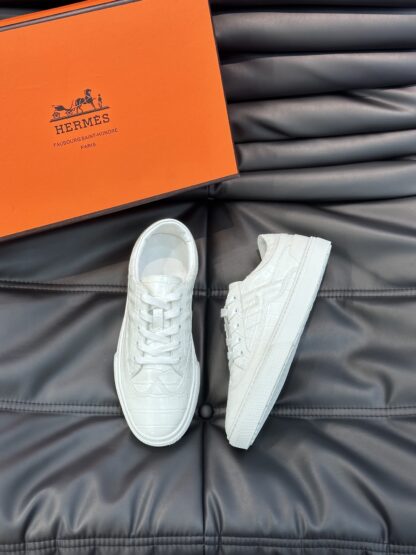 Hermès Men's Soft Light White Low-Top Casual Sneakers - Image 2