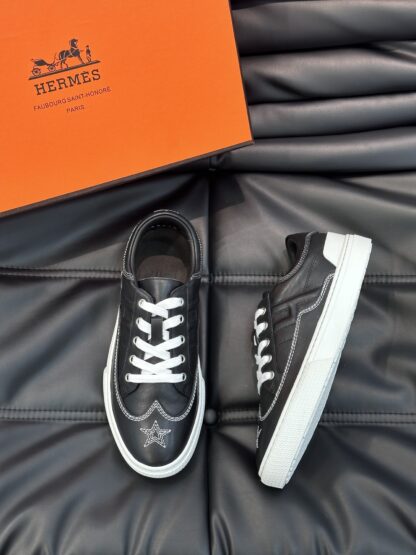 Hermes men's comfortable cowhide black and white low-top casual sneakers - Image 2
