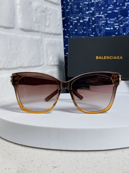 Balenciaga fashion sunglasses - Image 3
