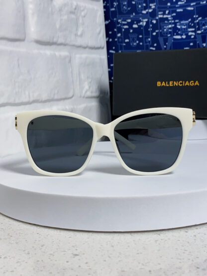 Balenciaga fashion sunglasses - Image 3