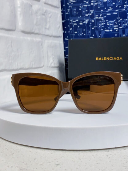 Balenciaga fashion sunglasses - Image 3