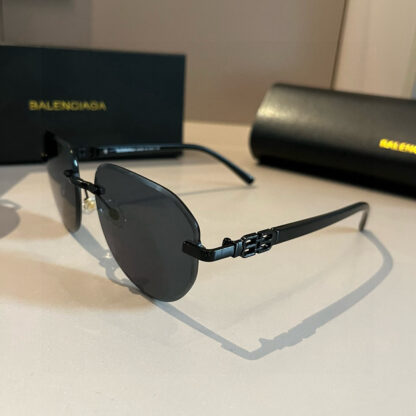 Balenciaga fashion sunglasses - Image 2