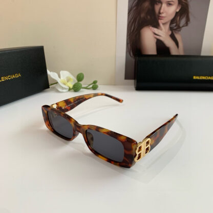 Balenciaga fashion sunglasses - Image 2