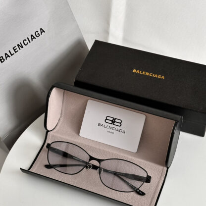 Balenciaga fashion sunglasses - Image 2