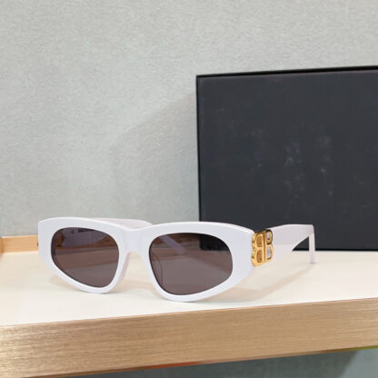 Balenciaga fashion sunglasses - Image 2