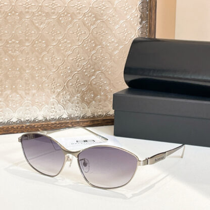 Balenciaga fashion sunglasses - Image 2