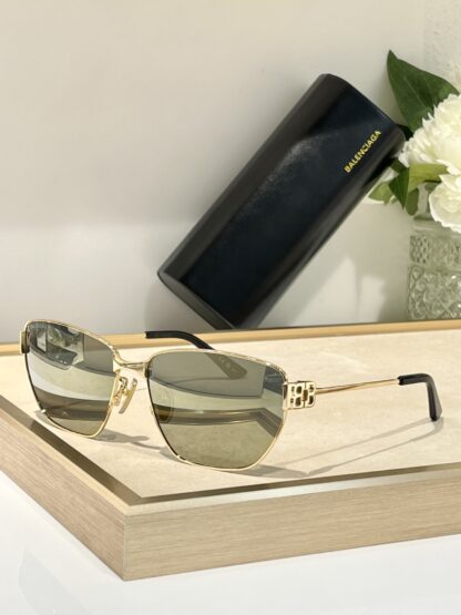 Balenciaga fashion sunglasses - Image 2