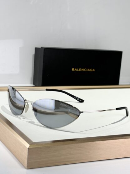 Balenciaga fashion sunglasses - Image 2