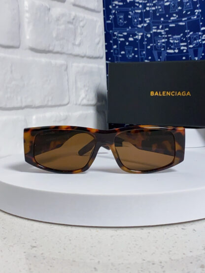 Balenciaga fashion sunglasses - Image 2