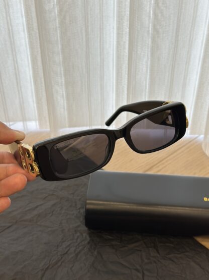 Balenciaga fashion sunglasses - Image 2