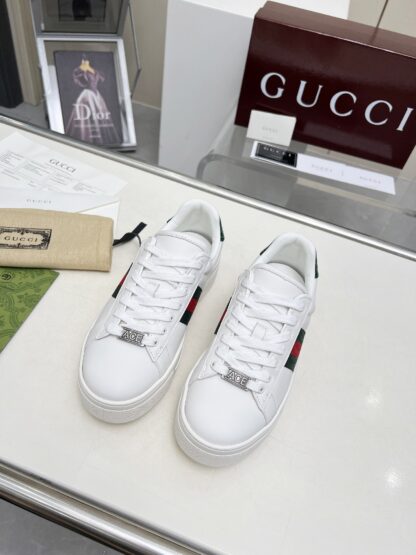 Gucci classic white shoes - Image 3