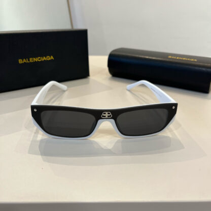 Balenciaga fashion sunglasses - Image 3