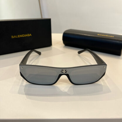Balenciaga fashion sunglasses - Image 2