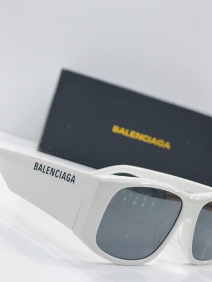 Balenciaga fashion sunglasses - Image 2