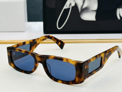 Versace fashion trend sunglasses - Image 2