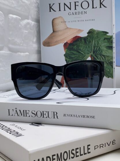 Versace fashion trend sunglasses - Image 2
