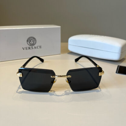 Versace fashion trend sunglasses - Image 2