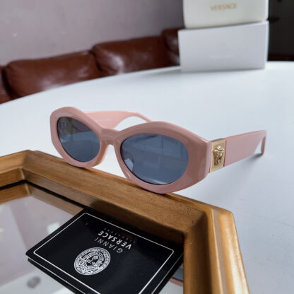 Versace fashion trend sunglasses - Image 2